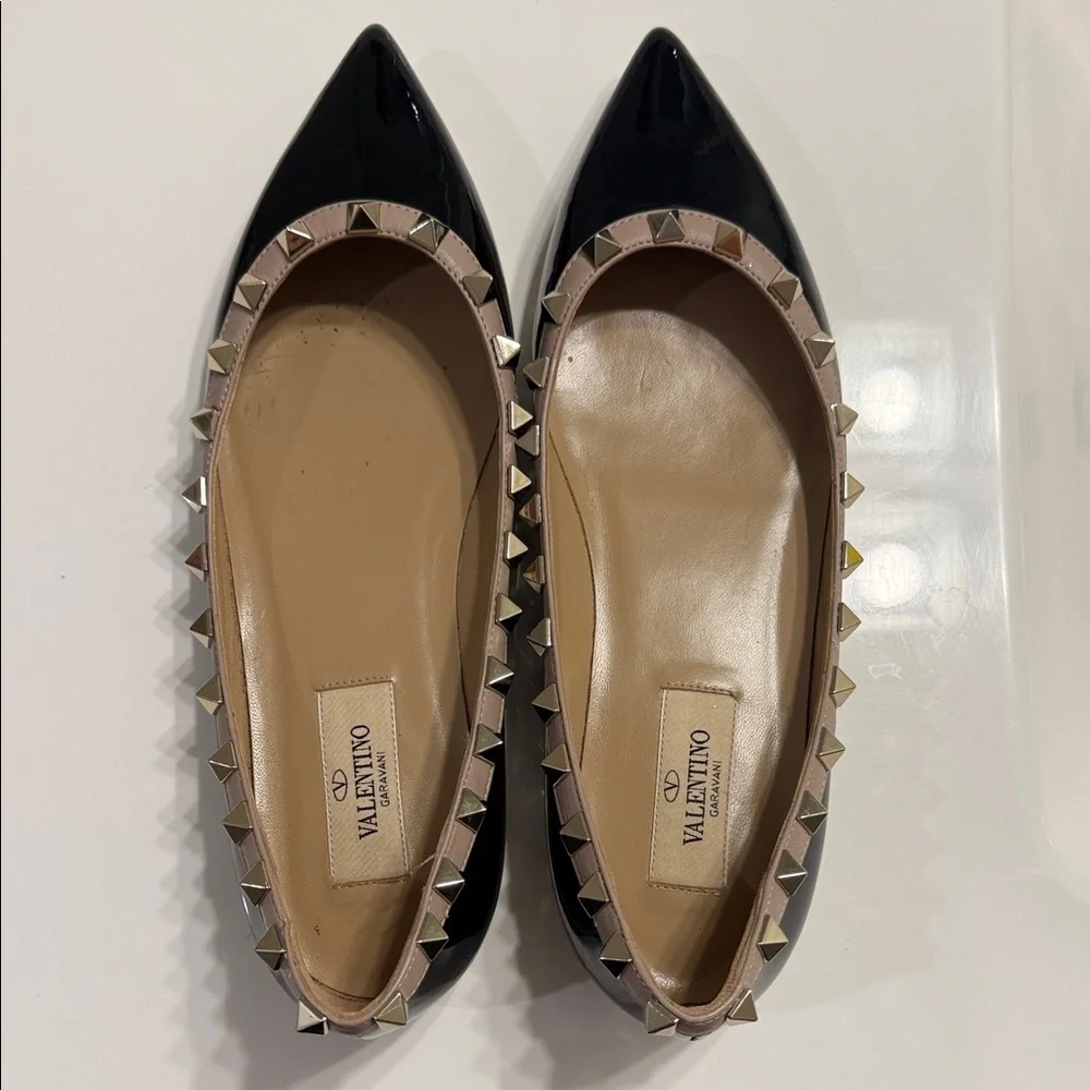 VALENTINO GARAVANI Rockstud leather point-toe flats